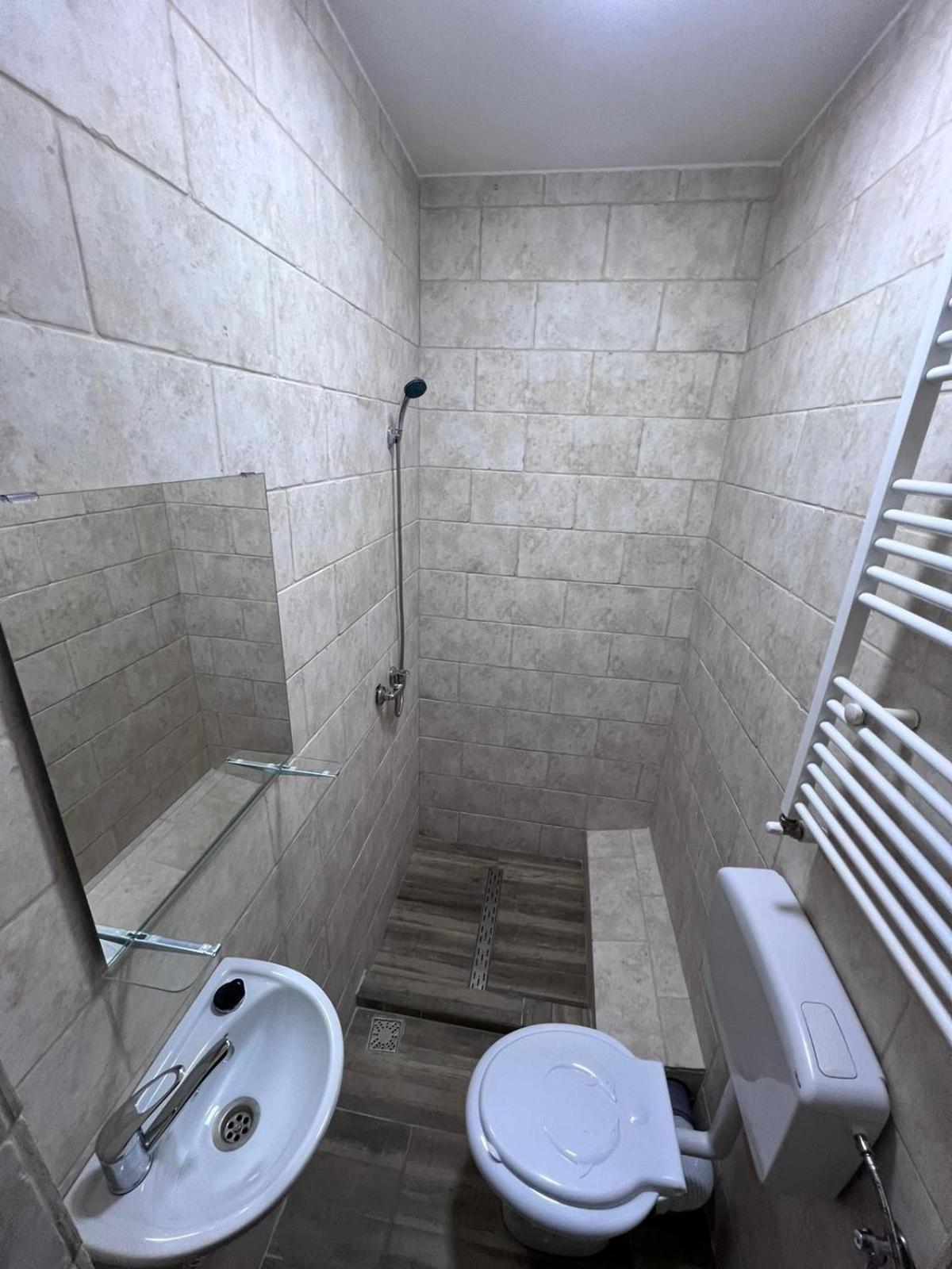 Casa Privata Airport Bucharest Therme Bucharest Балотещи Екстериор снимка